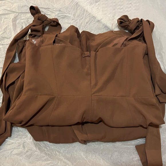 HOUSE OF CB 'Alicia' Cocoa Midi Sundress - Picture 8 of 13